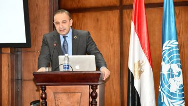 أحمد كمالى نائب وزيرة التخطيط لشؤون المتابعة